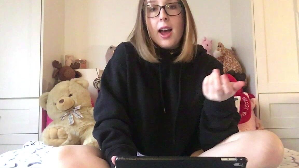 Netflxnchokeme Reading Hilarious Message Requests