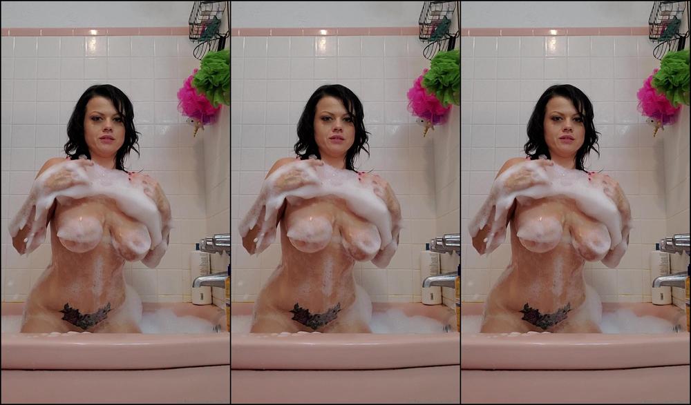 Nadiawhite Bubble Bath After Long Day Of Shooting