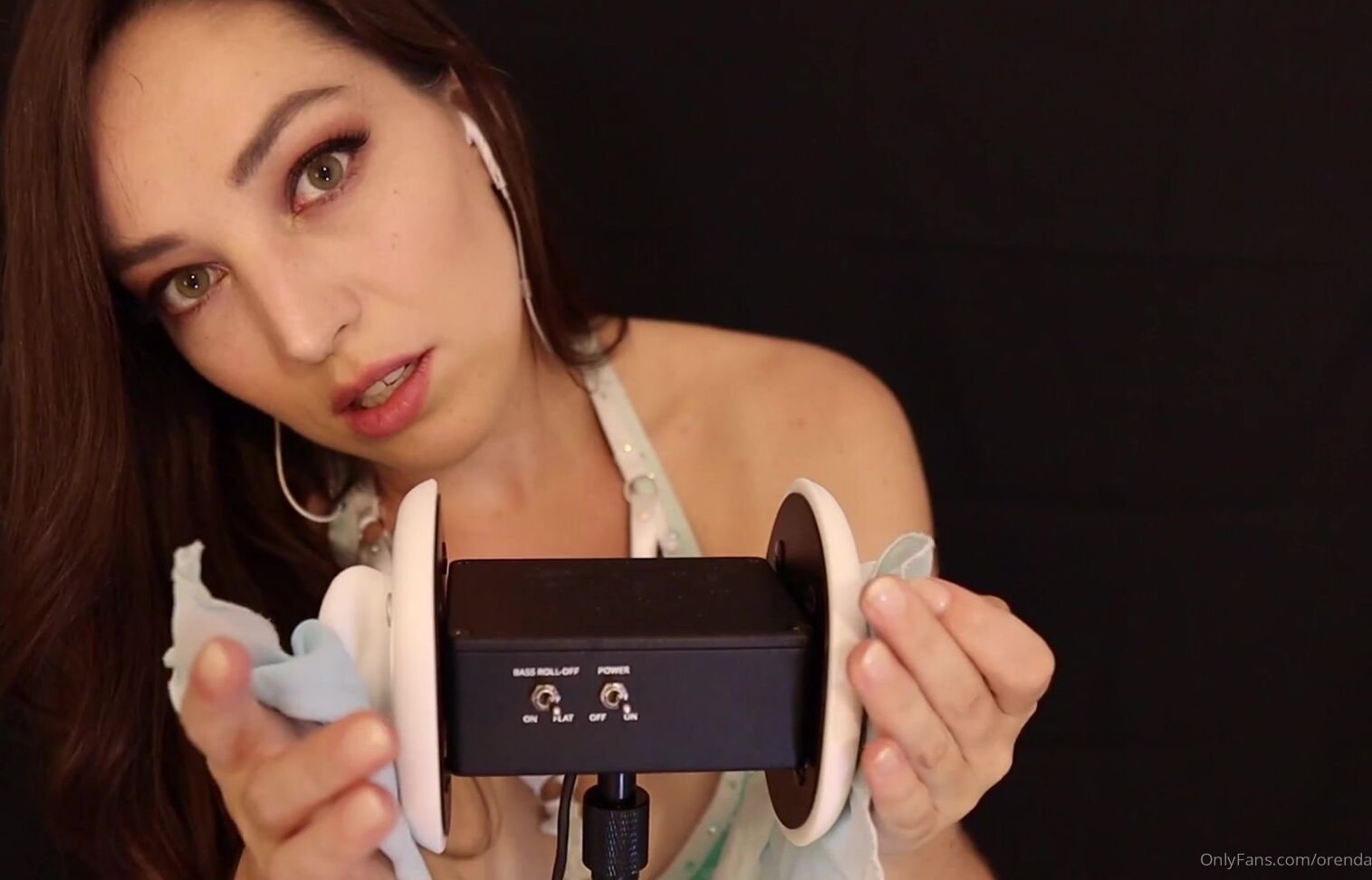 orenda-16-08-2020-712242934-hypnotic-asmr-with-fabric-sounds-and-sensual-breathing-more-erotic-triggers-starting