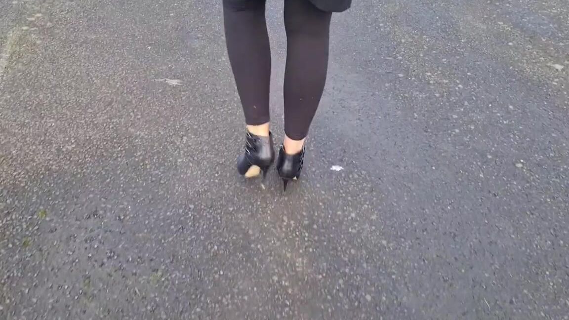 Kats Worn Heels Nicknamed Katswornheels Onlyfans Following On From Yesterdays Shopping Trip
