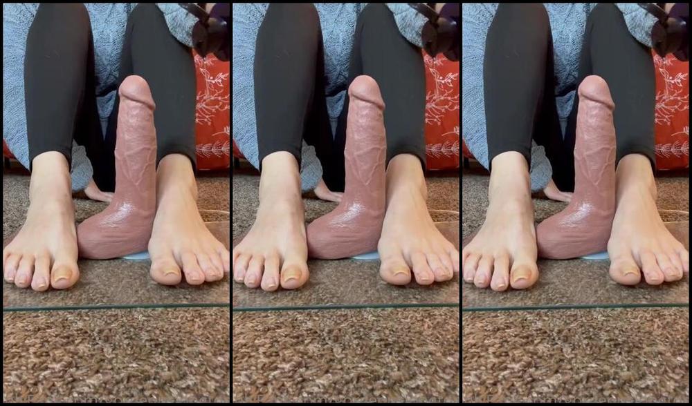 Gorgeous Long Toes Nicknamed Gorgeouslongtoes Onlyfans Merry Christmas Amp Happy Holidays My Loves My Natural Toes Are Waiting For You Under