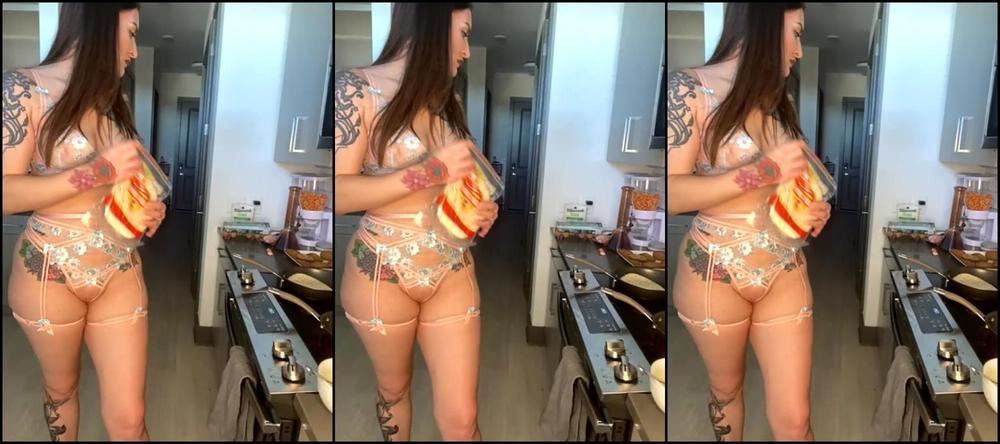 oftenelle-26-12-2020-1523321552-stream-started-at-12-26-2020-04-43-pm-happy-saturday-making-breakfast