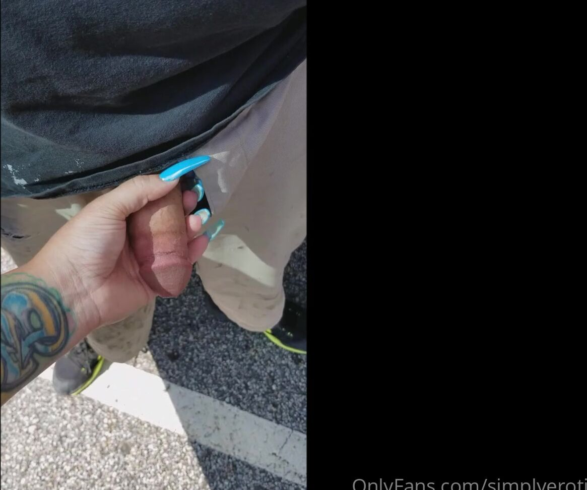 simplyeroticone-06-12-2020-1399241820-that-one-time-i-met-a-fan-at-the-mall.-it-was-honestly-just-for-a-quick-minute-to-say-hi-b