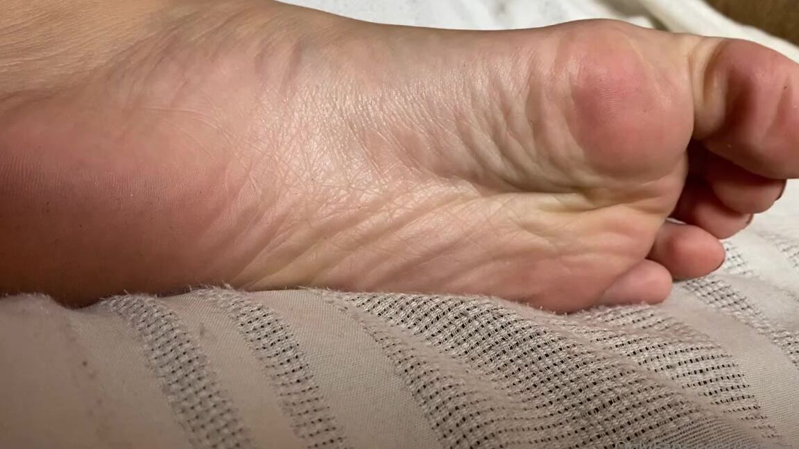 Hannah Robins Aka Hanna Hcri Onlyfans I Love Close Upsthey Were Sweatyyyy