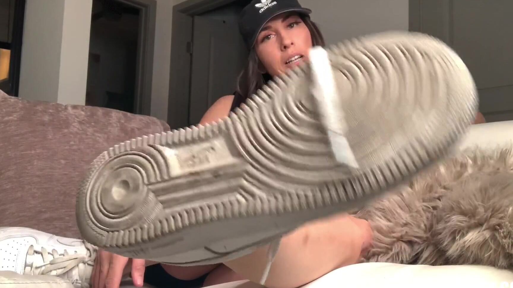 Iwantskylar Subscribers Get To Enjoy This Full Length Clip Swea