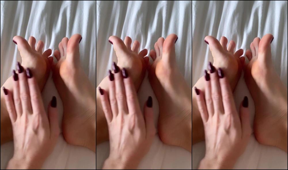 Eva De Vil Video My Toes Are So Delicious November