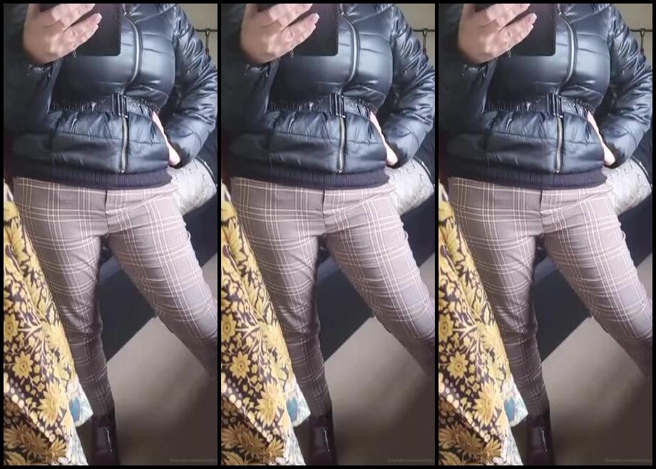 Miss B Nicknamed Missb52S Onlyfans 04 04 2023 Punch Yourself In The Balls Wishing I Was Kicking Them Lol Send Me A Clip Of