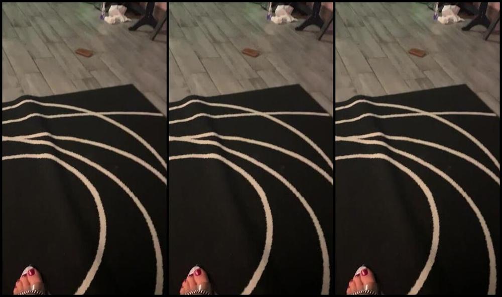 Mistress Gaia Oor Wallet