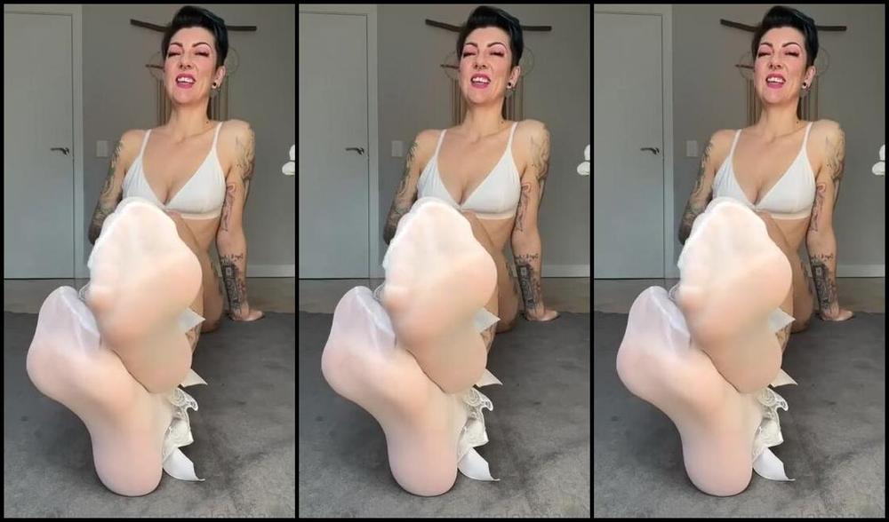 Solesmad Fetish Queen Aka Solesmadvip Onlyfans These Socks Are So Cute But Youre Wanting Me To Take Them Off Enjoy