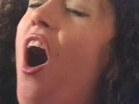 Dcu3112 Dbm Close Up 12 Licking Ladies