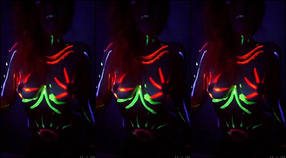 Kinkykatlive Glow Show Part