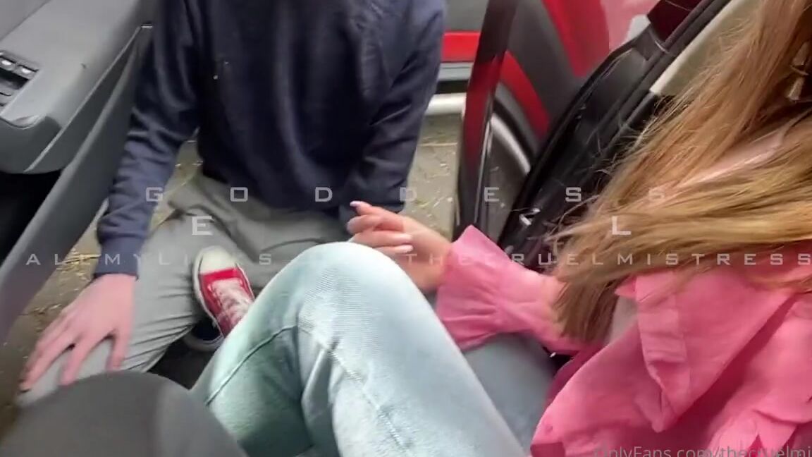 Goddess Bella Aka Thecruelmistress Onlyfans Outdoor Shoe Cleaning This Loser Came To Lick The Dirt Of My Red Converse He Will Have To Do A Go 2P