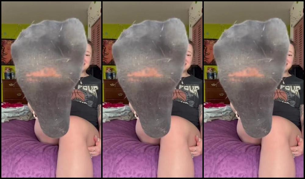 Goddess Flower Nicknamed Smokinflowers 04 15 2025 Onlyfans Video Smelly Gym Socks And Sweaty Toe Spreads Vx