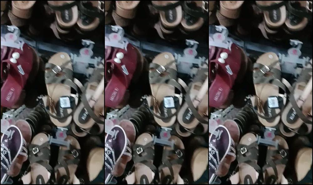 Cummybaby P Ing In The Mall Changing Room