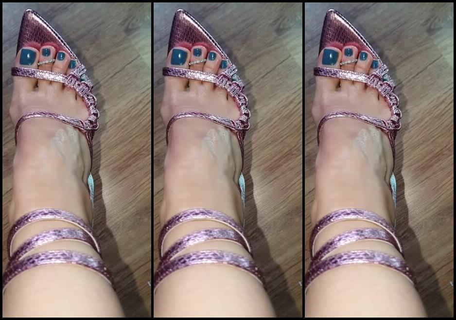 Sofiastoe Aka Sofiastoes Onlyfans Pov We Are In A Waiting Room And I Cant Stop Playing With My Feet Wiggling My Toes Love