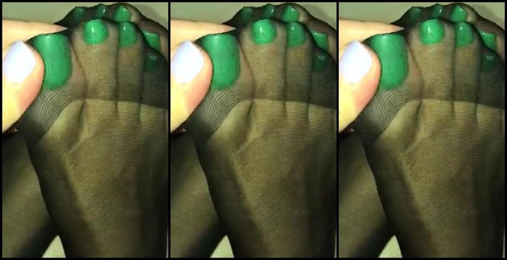 Worldsexiestfeet Onlyfans Found This Old Custom Clip Not Sure If You Like But I Just Want To Show My Pedi Though 1