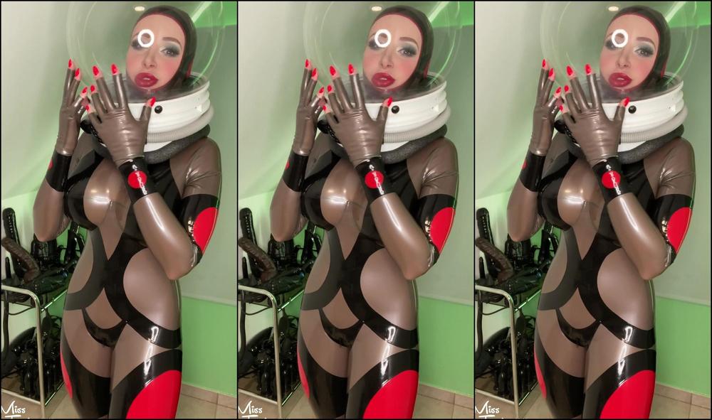 Mfetilicious What Would A Space Girl Be Without A Helmet