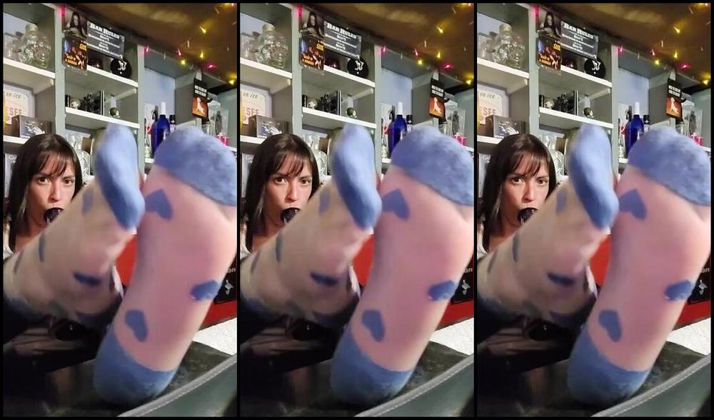 Crystal Paris Nicknamed One Lonely Foot 08 01 2025 Onlyfans Video Randoms From The Week 2Bt0