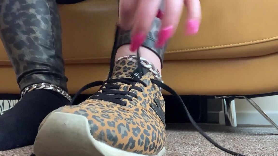 Killersexyfeets Nicknamed Killerkell Onlyfans Stinky Sock Tease Don T You Wish Your Screen Was Scratch And Sniff