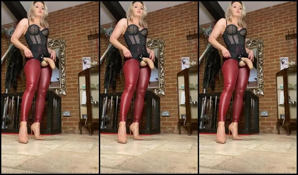 Misscourtneym Onlyfans Well I Couldn T Not Add The Strapon One Could Jp