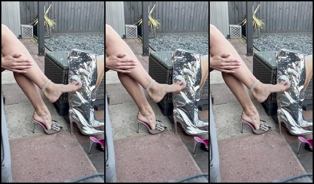 Heels Of Mine Nicknamed Heelsofmine 04 19 2023 Onlyfans Video For Those Who Love Shiny Silver Colourfrom Silver Mules Change Over To Silver Boots