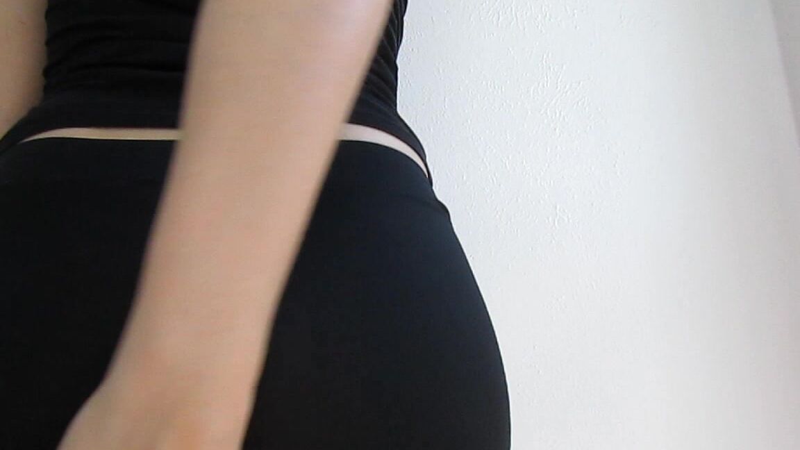 Xxsmiley Bubble Butt And Camel Toe In Spandex