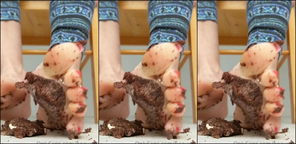 Beauxfeet This Is An Old Custom Video I Found And He Said He Wanted Me To Share It Giantess Type Fo