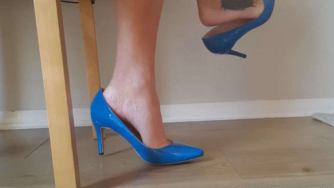 Maddison Spoilt Nicknamed Maddisonspoilt Onlyfans Shoes On Shoes Off Shoes On Again