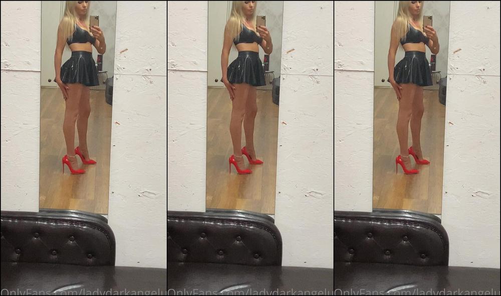 Lady Dark Angel Adding A Splash Of Colour X