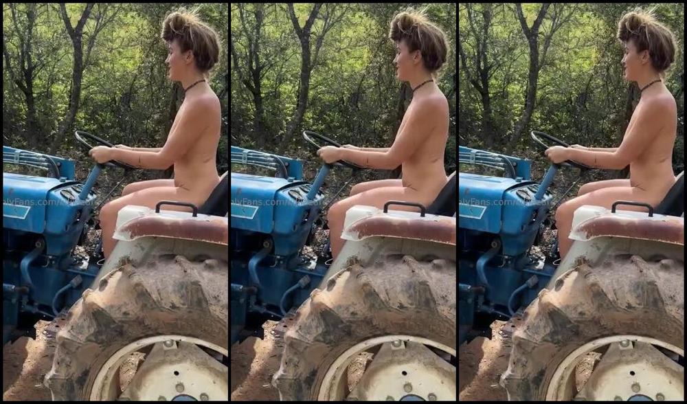 Kiki Azure Nicknamed Kikiazure 04 17 2024 Onlyfans Video I Grew Up A Hillbilly And Ive Remained A Hillbilly