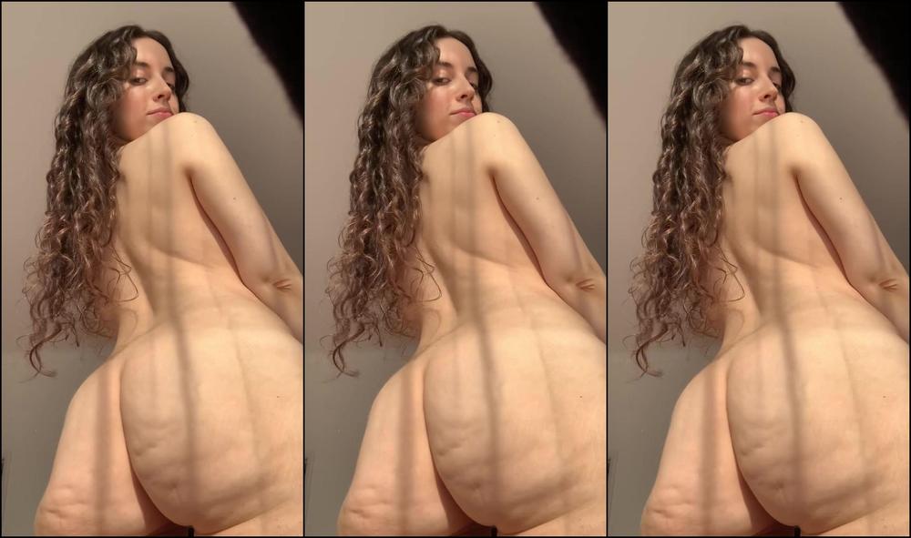 Elizathemodel 3543606493 10 29 2024 Look At My Beautiful Curly Hair