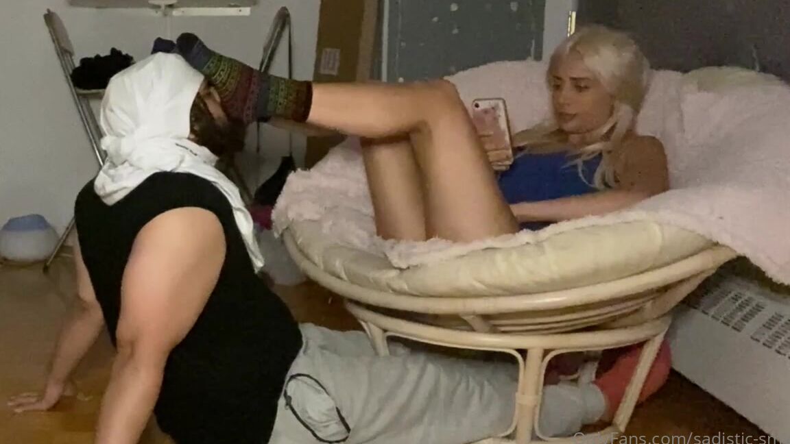 Sadistic Smother Sock Sniffing Slave Mistress Alexis Hd Sadistic Queen Mistress Alexis Rubs Her Swea