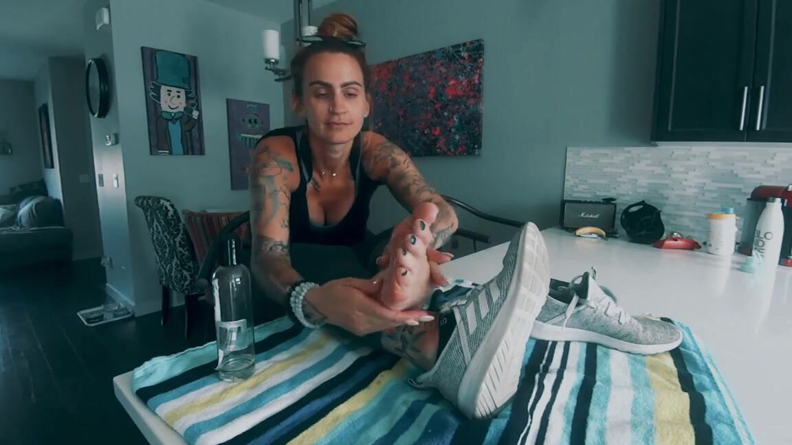 Thefantasychest Onlyfans The Silent Treatment Exclusive Session A Lot Of People Tell Me They Dream Of Being At My Feetp