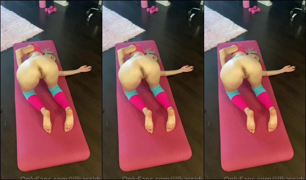 Jillkassidyy Yoga Time You Like The View