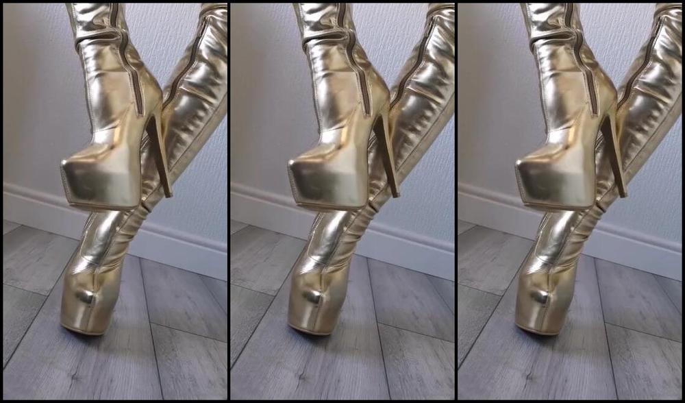 Miss Evie Lock Nicknamed Missevielock Onlyfans Mmm Good Morning This Is Where You Belong On The Floor Unde