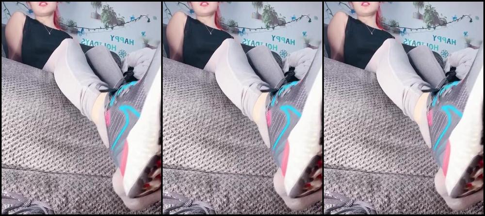 Snowpriness Onlyfans My Feet After Gym Need To Be Cleaned