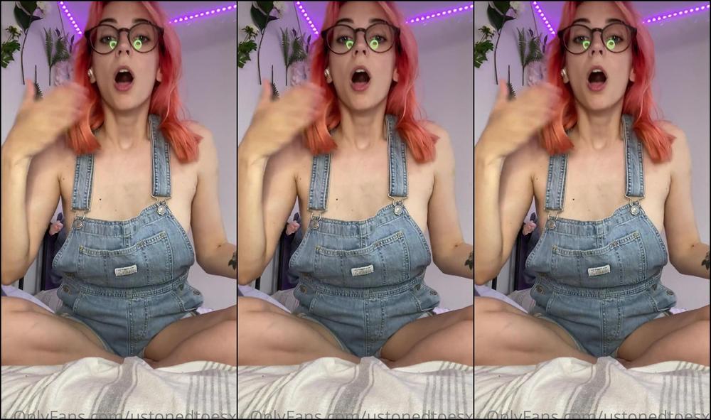 Ashleylottsxo Mins Of Me Smoking As Many Bowls As I Can And Chatting And Being Silly One Of