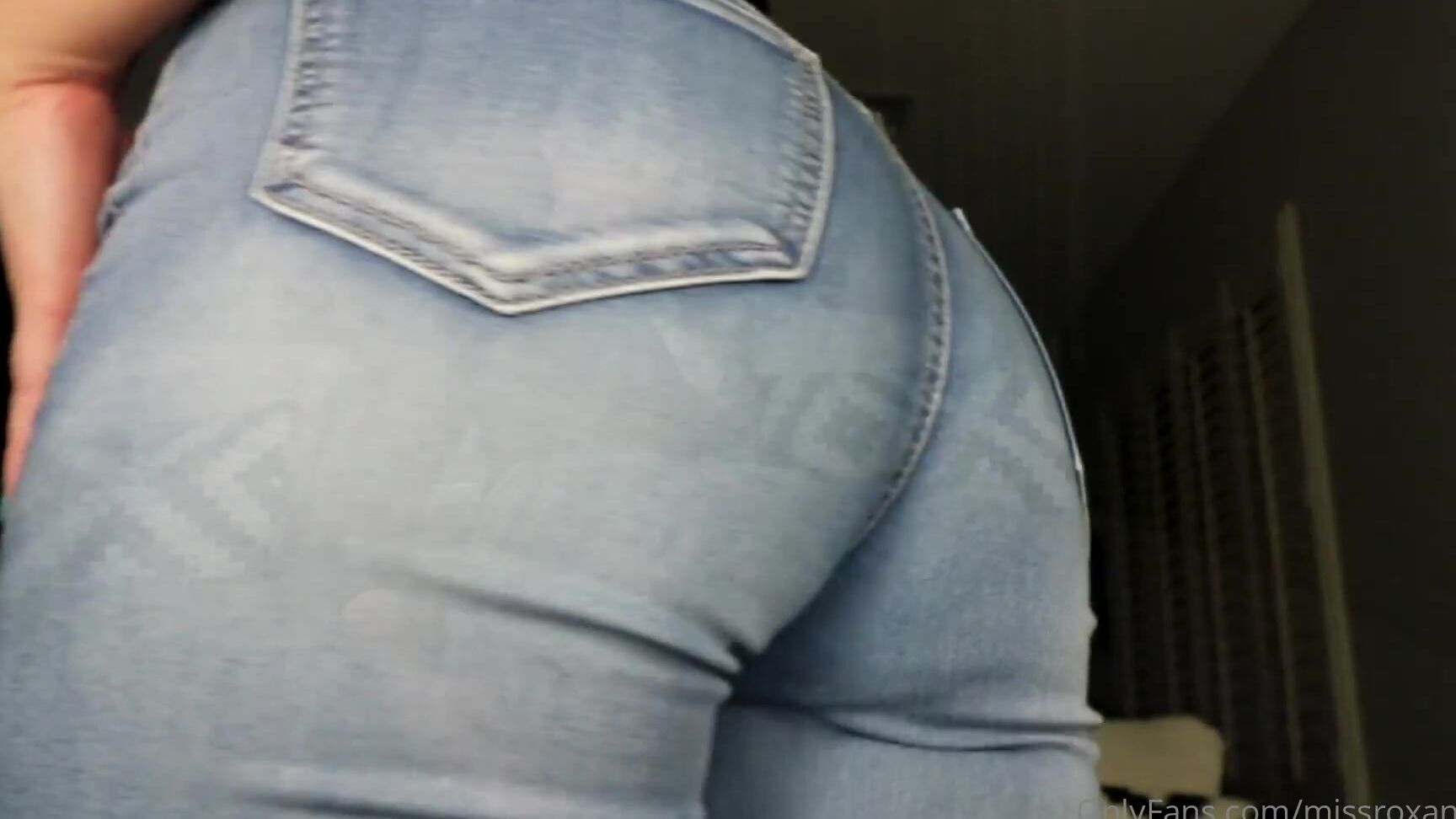 Missroxanarae Anyone Here Have A Tight Jean Fetish Look How