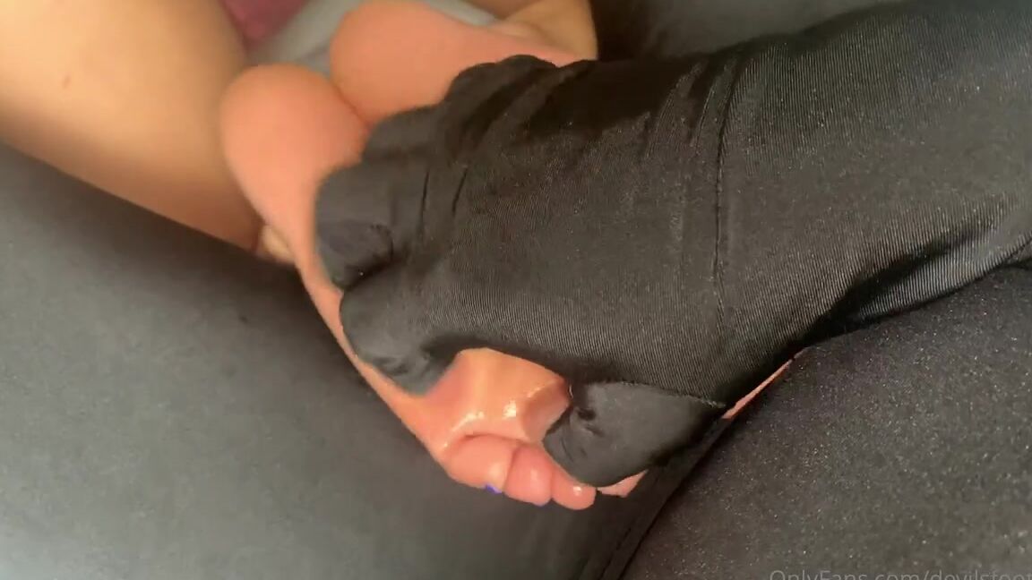 Devilsfootstool Onlyfans Ticklejob Goddess Jesss