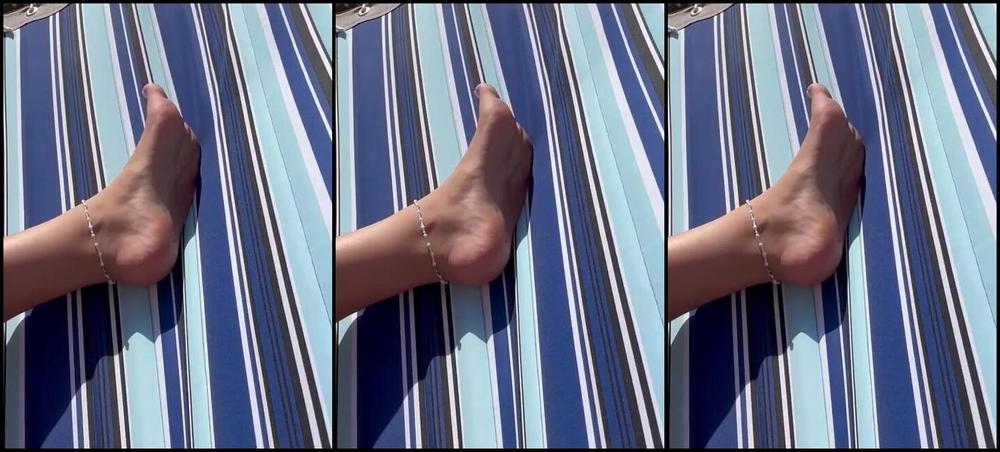 Queen Z Nicknamed Feetznation 06 12 2024 Onlyfans Video Kiss From My Legs Down To My Toes