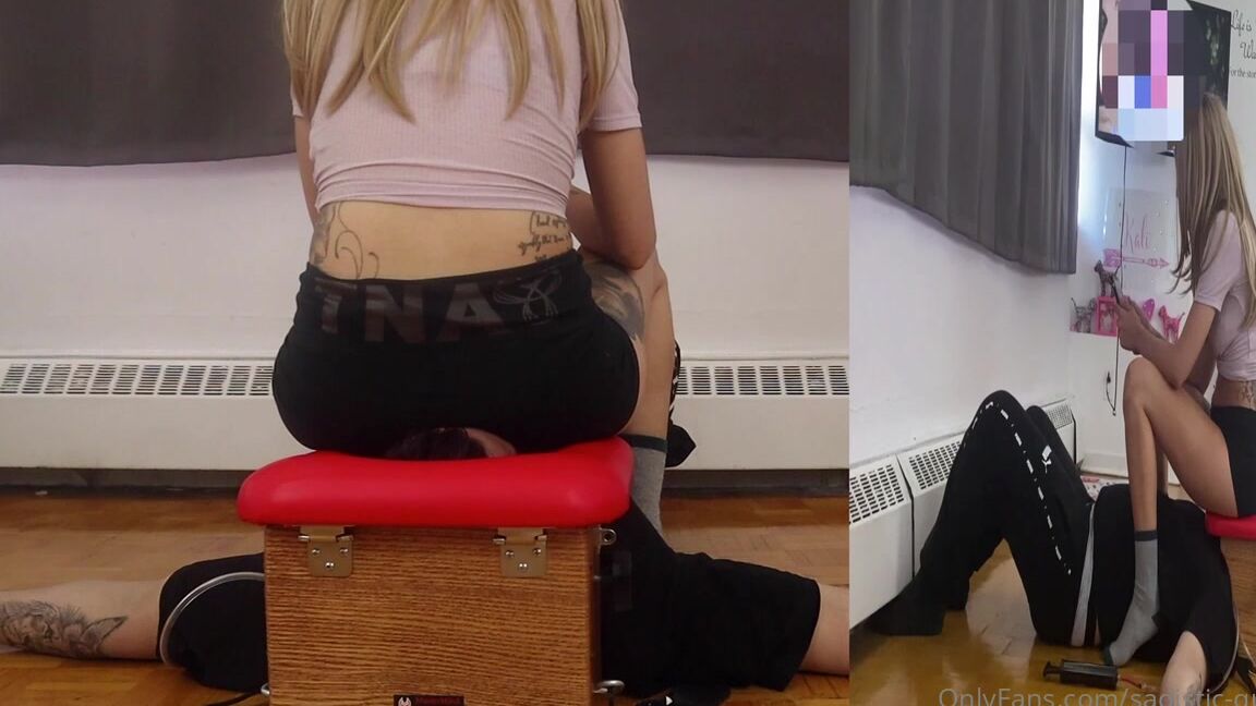 Sadistic Queen Ass Bouncing Lunch On The Smother Box Hd P