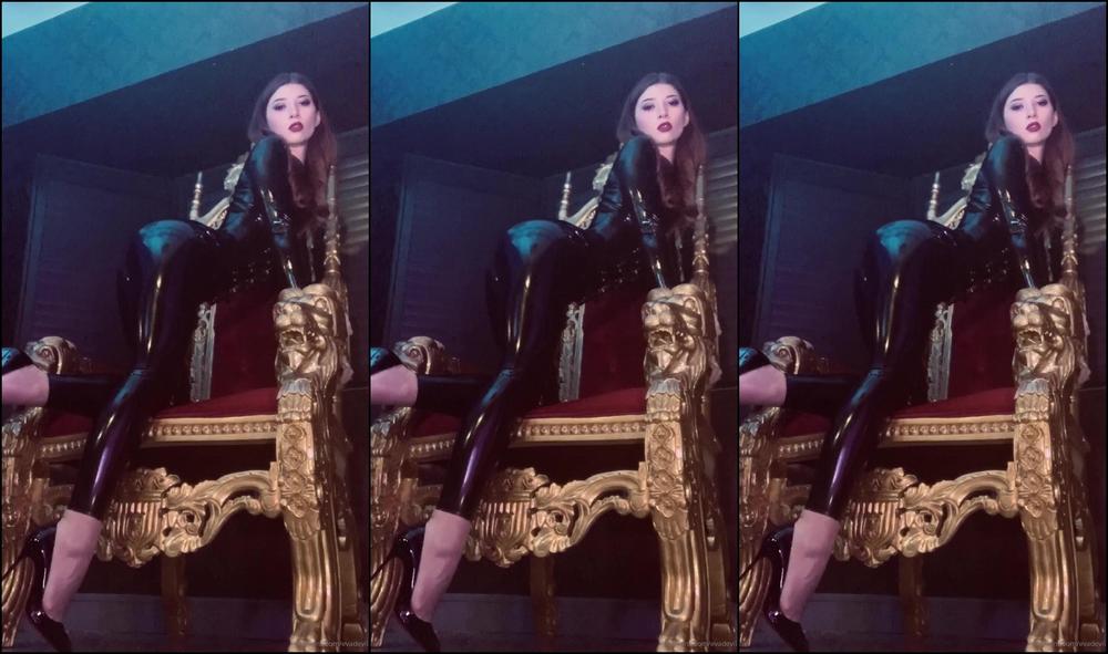 Evadevil Video Black Latex Catsuit I Loved This Throne Some Behindthescenes Of The Filmin