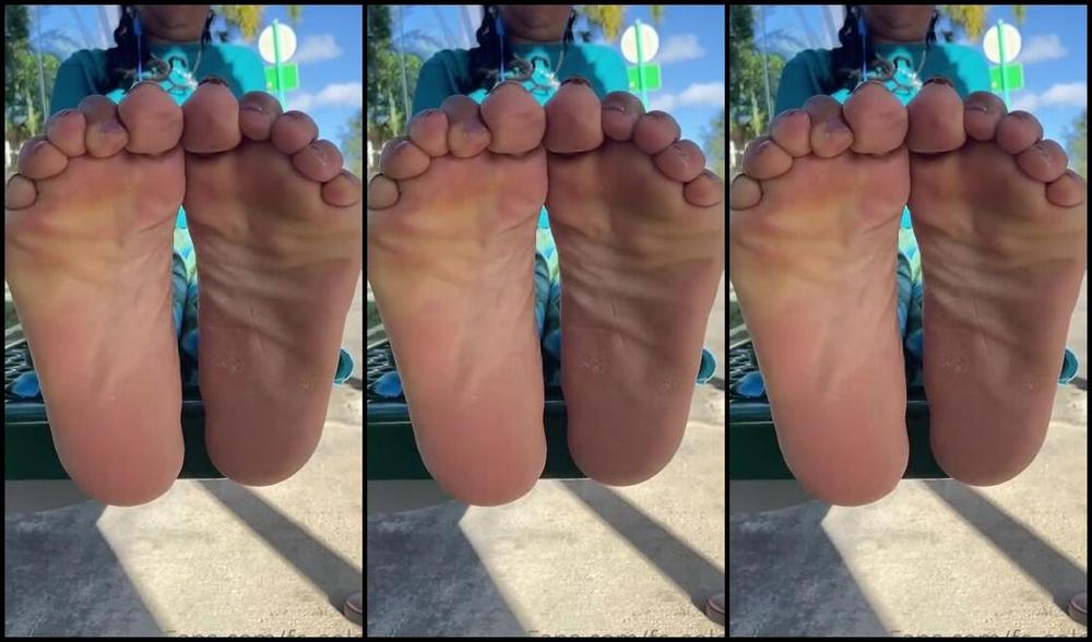 Firstclasssoles Aka Fc Soles Onlyfans 01 20 2023 Stranger Dec 2022 Spotted Her And Scored But Didn T Get The Digits