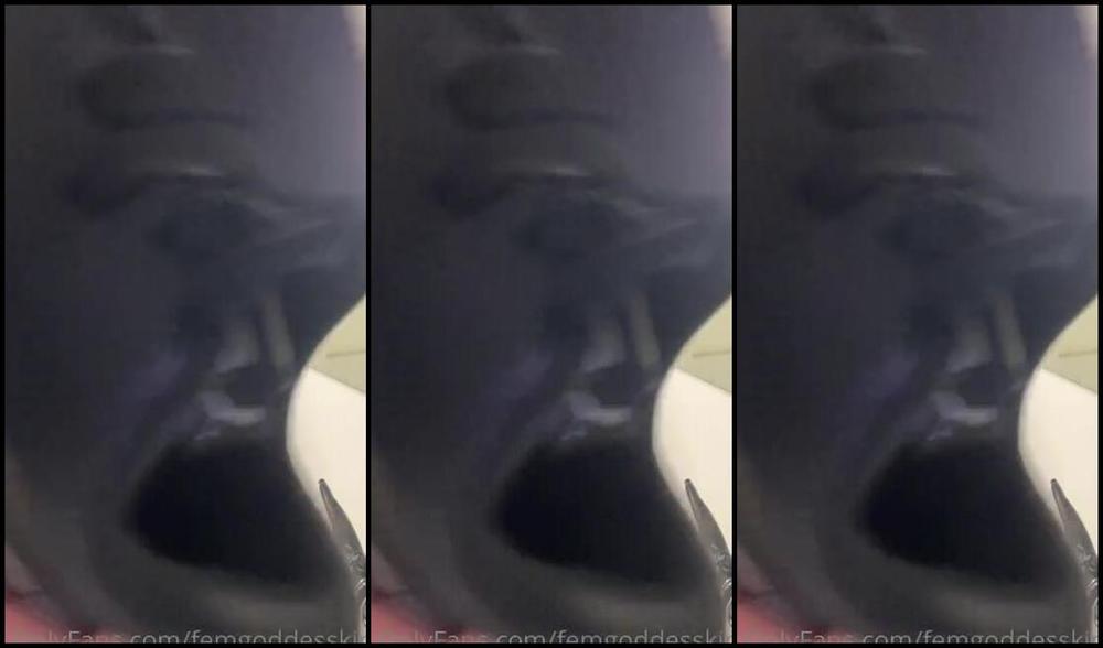 Femgoddesskira Onlyfans Immediately After The Workout My Sweaty Feet Did Not Have Time To Cool Down I Will Put Them In You J