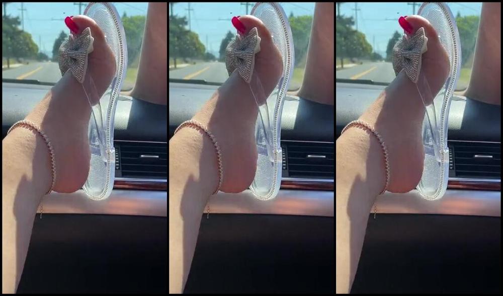 Aminamarie Onlyfans Some Clear Flip Flop Love 3