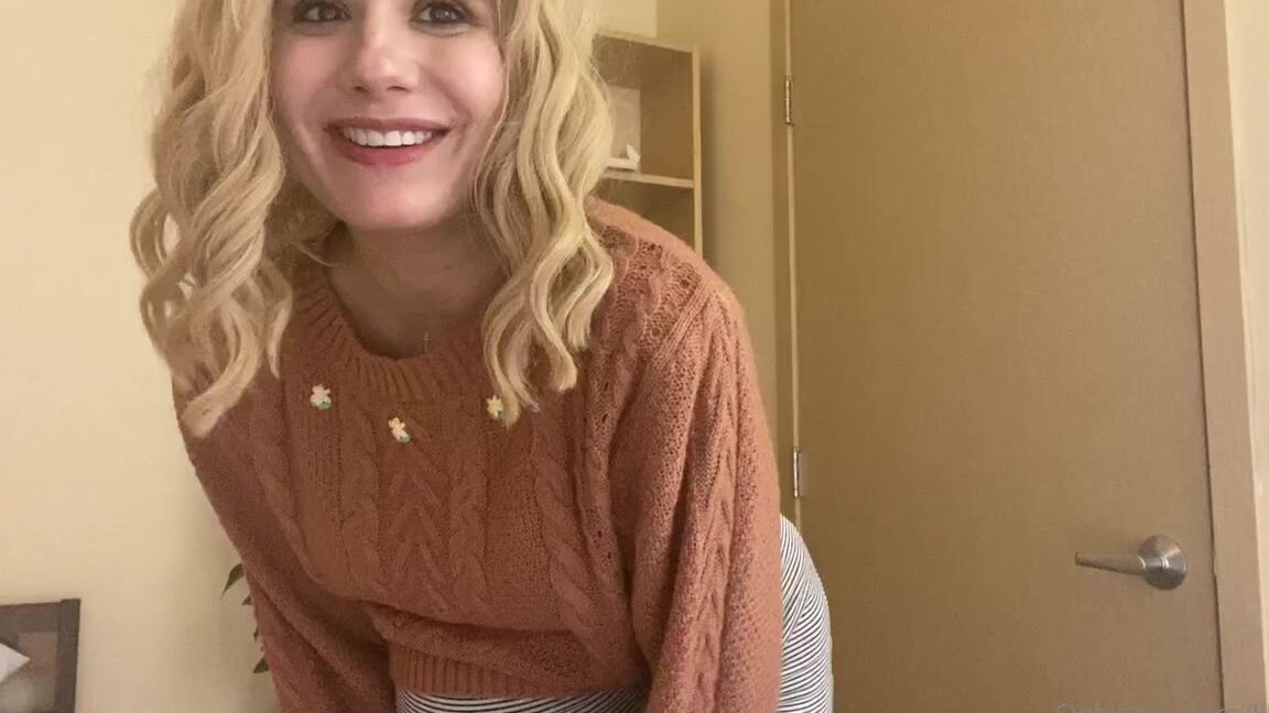 Lillyvig Onlyfans Just A Woman At 9 Months Pregnant Getting Undressed After A Long Day Internet Daddies My Baby Need