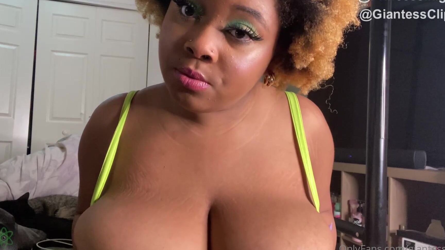 Giantessclips Threesome On Her Terms Starring Princess Ikigaii Princessikigaii For More Princess Iki