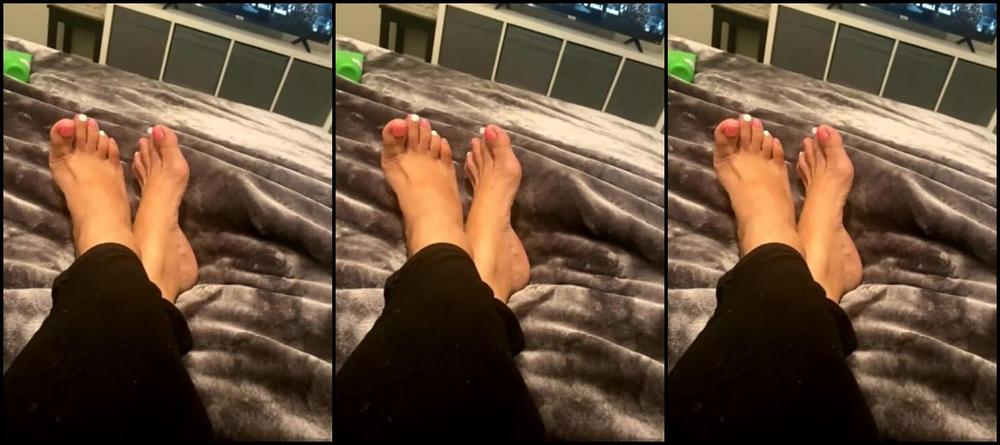 Sarah Bbw Fantasy Toes Aka Comefollowsarah Onlyfans Stream Started At 01132022 0208 Am Some Bedside Feet While Watching Tv