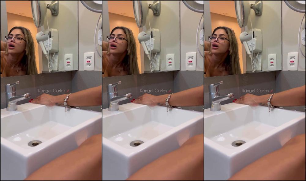 Rangelcarlos93 3307631031 05 06 2024 Foda Gostosa Que Come Ou No Banheiro E Terminamos Na Cama