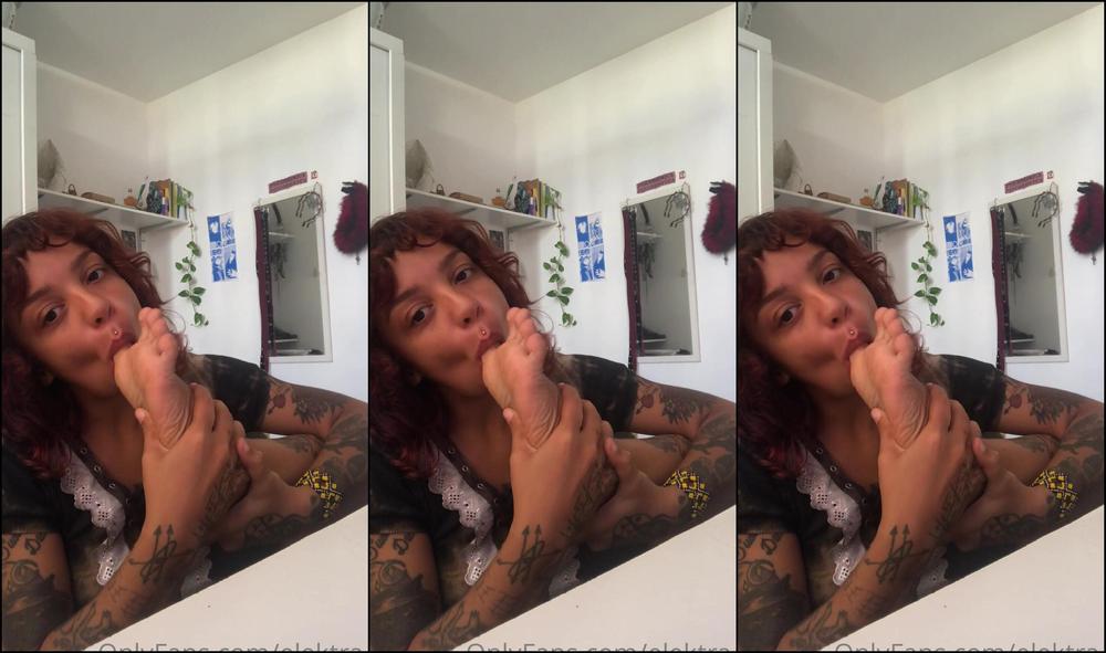 Elektra 7 2941962115 07 14 2023 This One Is For Those Who Wanted To See Me Going Really Deep On My Feet